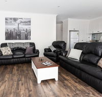 4 Bedroom Inner City Townhouse - SLEEPS 9  - Broome Tourism