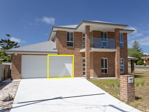 5 Bent Street - Huge House With Foxtel & Aircon - Broome Tourism 0