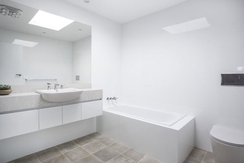 57 Carroll Ave Mollymook Beach - Relaxed Homely Retreat - Broome Tourism 1