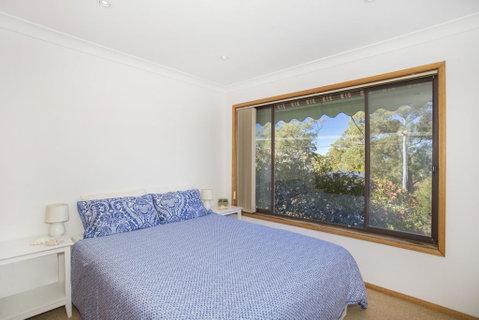 57 Carroll Ave Mollymook Beach - Relaxed Homely Retreat - Broome Tourism 3