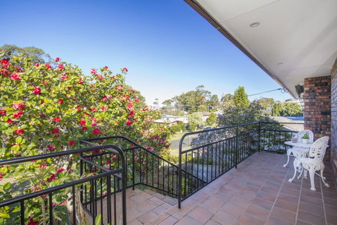 57 Carroll Ave Mollymook Beach - Relaxed Homely Retreat - Broome Tourism 0