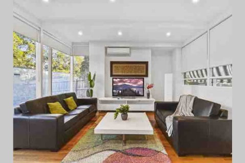 6 Bedroom Beautiful And Comfy Family House - Broome Tourism 0