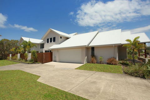 60 Beachway Parade, Marcoola, 500 BOND, Linen Supplied - Broome Tourism 0