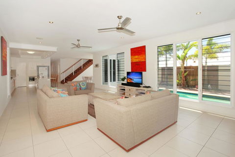60 Beachway Parade, Marcoola, 500 BOND, Linen Supplied - Broome Tourism 1