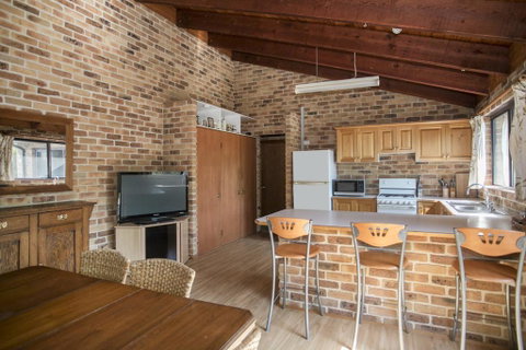 75 River Rd - Tabourie Hideaway - Broome Tourism 2