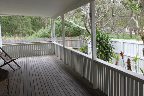 77 Butler Street, Byron Bay - Lantana Beach House - Broome Tourism 1