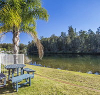 77 Lake Entrance Rd - Waterfront Wonder - Broome Tourism