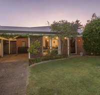 8A Sayers Street