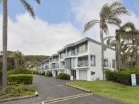 9 Cirrus  Fingal Bay
