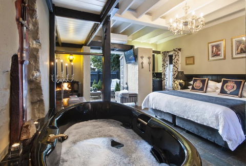 A Loft In The Mill Boutique Accommodation - Broome Tourism 3