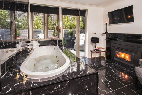 A Loft In The Mill Boutique Accommodation - Broome Tourism 1