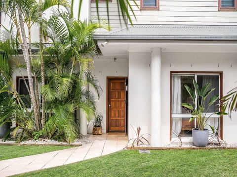 A PERFECT STAY - Baby Blue - Broome Tourism 0