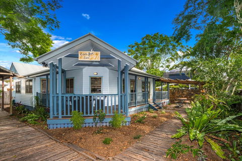 A PERFECT STAY - Barefoot Lane - Beach House - Broome Tourism 1