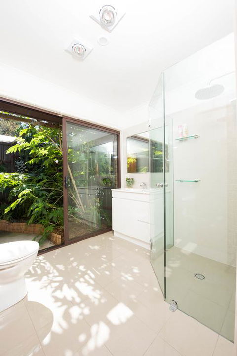 A Suite Spot In The Hills - Broome Tourism 3