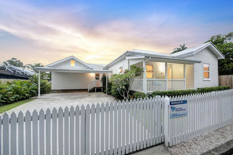 A Summer Cottage - Broome Tourism 1