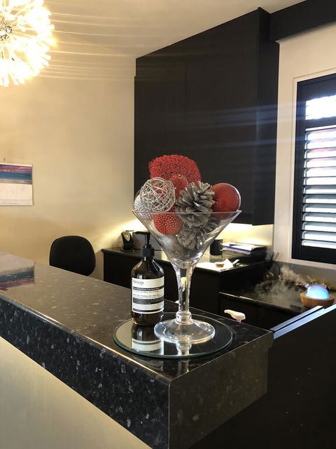 Abbotsleigh Motor Inn - Broome Tourism 0