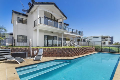 Above And Beyond - Beautiful Home With Pool - Broome Tourism 0