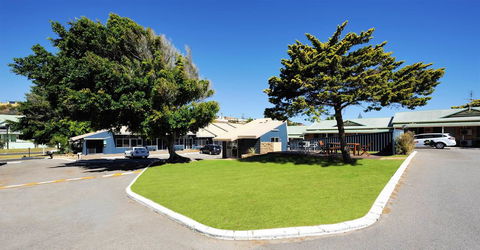 Abrolhos Reef Lodge - Broome Tourism 0