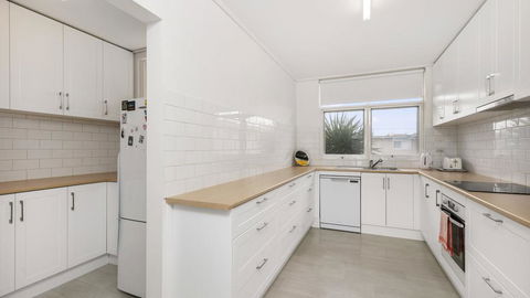 ABSOLUTE BEACHFRONT - FRANKSTON - Broome Tourism 2