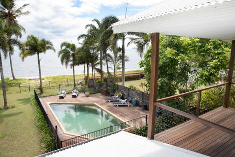 ABSOLUTE BEACHFRONT BLISS @ NEWELL BEACH - Broome Tourism 0