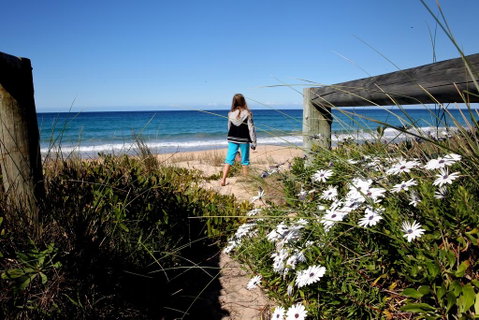 Absolute Beachfront Mollymook - Broome Tourism 3