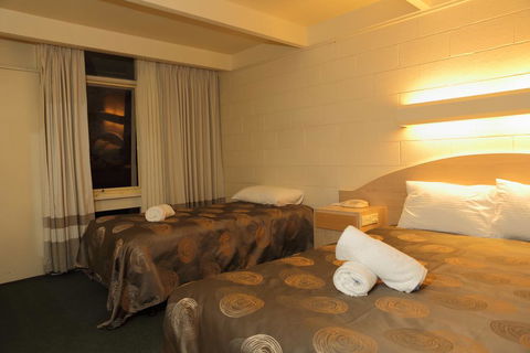 Absolute Lakes Entrance Motel - Broome Tourism 1