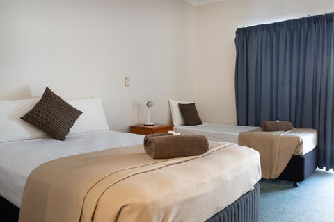 Accommodation On Denham - Broome Tourism 0