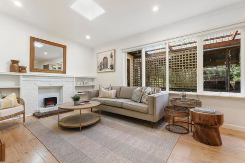 Discover Elegance At Silvermist - Broome Tourism 0