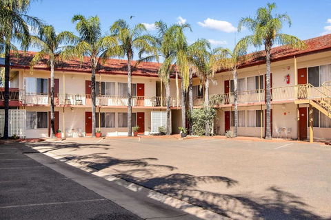Econo Lodge Griffith Motor Inn - Broome Tourism 2