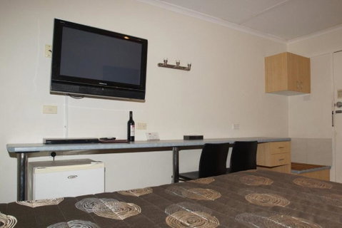 Edinburgh Motor Inn - Broome Tourism 1