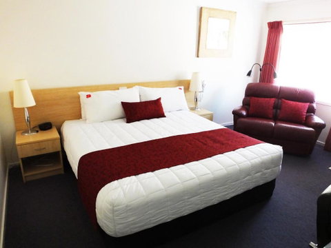 Edinburgh Motor Inn - Broome Tourism 2