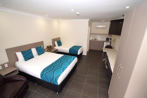 Exies Bagtown - Broome Tourism 0