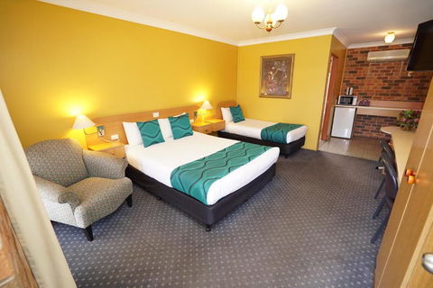 Exies Bagtown - Broome Tourism 1