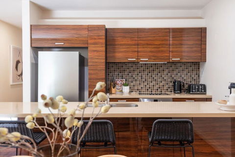 Esplanade Escape To The Brighton Beach Boxes - Broome Tourism 2