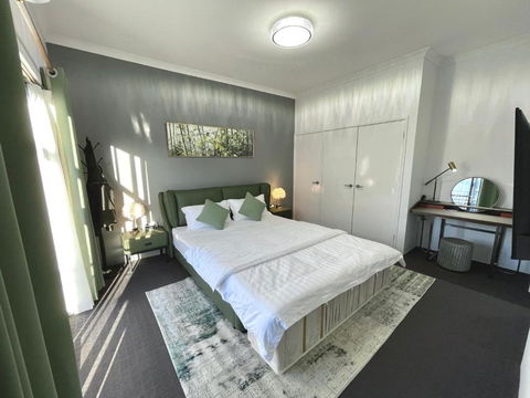 Equitice Spring Moonlight Villa - Broome Tourism 4