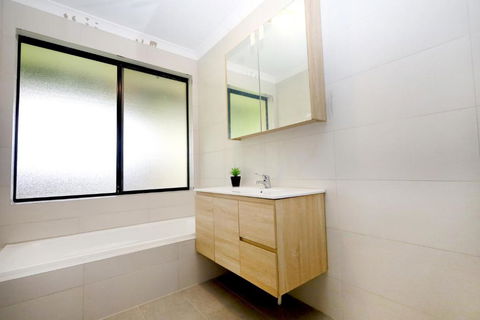 Family Holiday Home - Broome Tourism 3