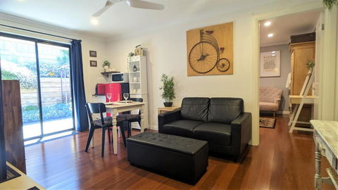 Frostwood House - Broome Tourism 3
