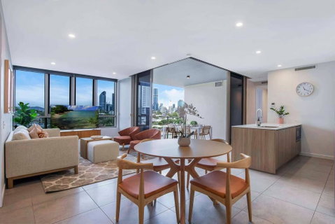 Gabba Oasis:Luxury 3BRM Apt Pool - Broome Tourism 0