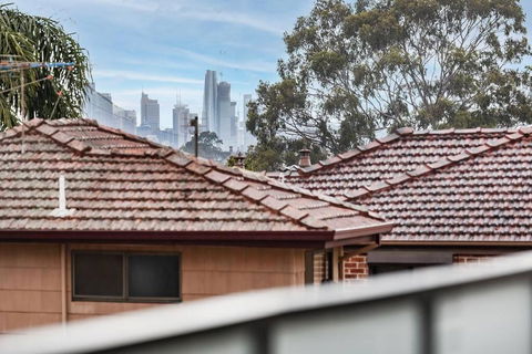 GLAD3 Gladesville Getaway Bright & Contemporary - Broome Tourism 1