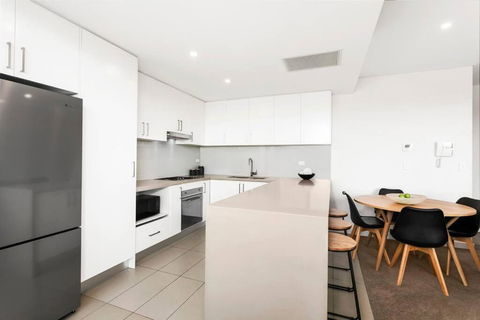 GLAD3 Gladesville Getaway Bright & Contemporary - Broome Tourism 4