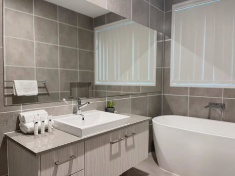 Gold Coast Oasis Villa At Coomera - Broome Tourism 4