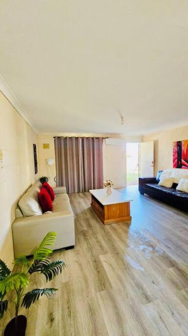 Golden Patch Retreat, Kalgoorlie - Broome Tourism 1