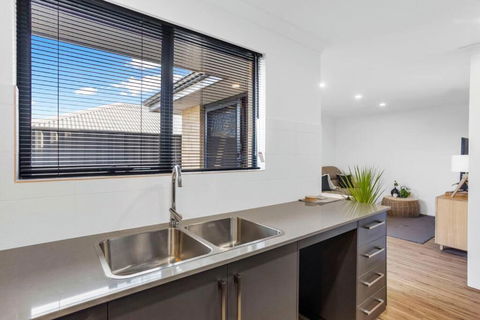 Guildford Family Hideaway - Broome Tourism 3