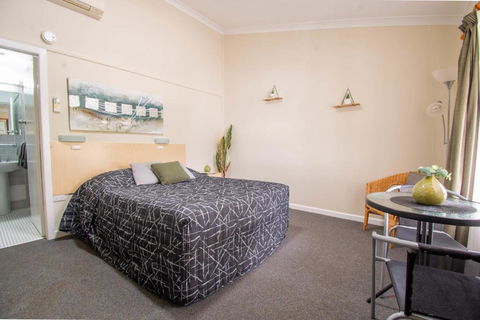Gundagai Motel - Broome Tourism 0