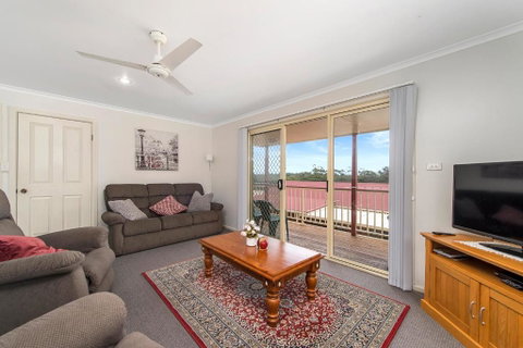 H1211 Mission Terrace Lakewood Heights Estate - Broome Tourism 1