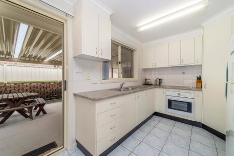 H1211 Mission Terrace Lakewood Heights Estate - Broome Tourism 4