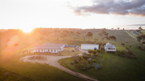 Harry Scotts Farmhouse At Vineyard - Broome Tourism 0