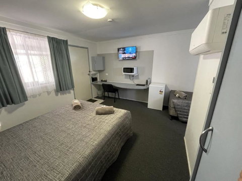 Hatton Vale Motel - Broome Tourism 3
