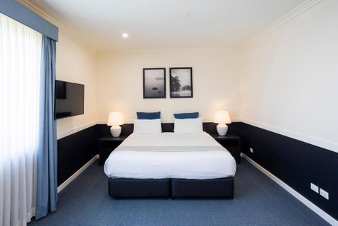 Hawkesbury Race Club Motel - Broome Tourism 0