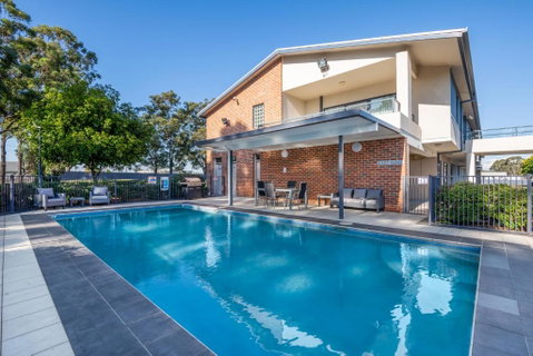 Hawkesbury Race Club Motel - Broome Tourism 3